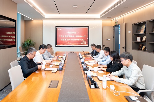 校企代表座谈（在深圳市讯方技术股份有限公司）.jpg